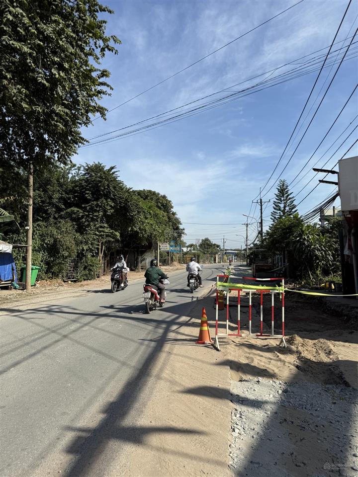 Hạ giá đất thổ cư 241,5m2, sổ vuông nở hậu, xây dựng ngay, qh khu dân cư hiện hữu