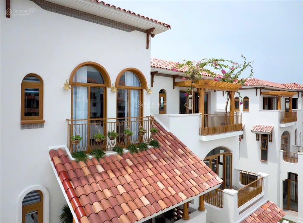 Căn góc biệt thự đơn lập 1 hầm 3 lầu (14x20), view sun world 15ha mua từ cđt   0931 793 ***