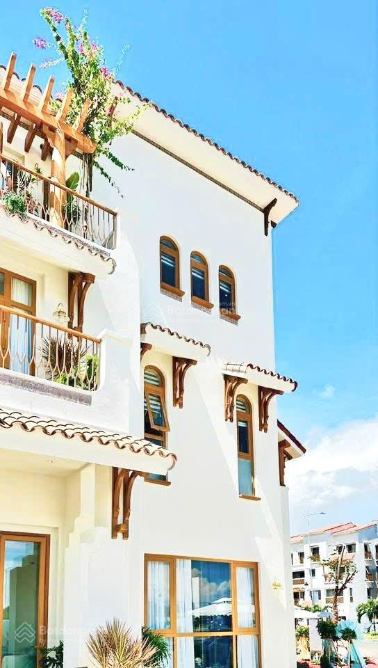 Căn góc biệt thự đơn lập 1 hầm 3 lầu (14x20), view sun world 15ha mua từ cđt   0931 793 ***