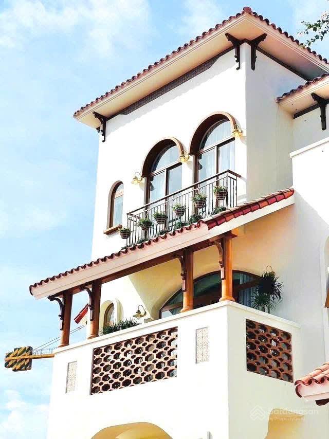 Căn góc biệt thự đơn lập 1 hầm 3 lầu (14x20), view sun world 15ha mua từ cđt   0931 793 ***