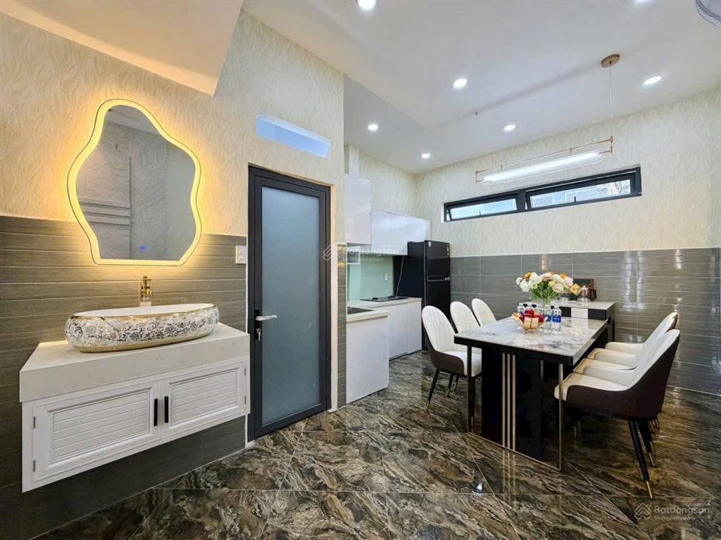 Bán nhà giá ngộp. đường nhất chi mai, tân bình. ưu tiên mua bán nhanh 2tỷ