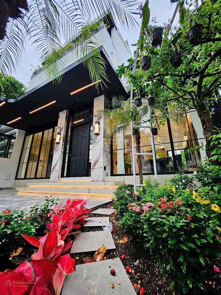 Bán biệt thự sang trọng khu compound phú mỹ hưng quận 7 (7x18m) 3 tầng giá 33 tỷ
