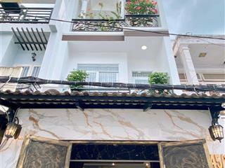 Nhà đẹp phạm văn chí quận 6 ngay chợ. dt 55m2/4 tỷ 400. sổ hồng riêng. khu vực kinh doanh sầm uất