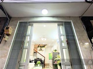 Nhà 2 lầu full nội thất kế q7 có sổ hồng đsh