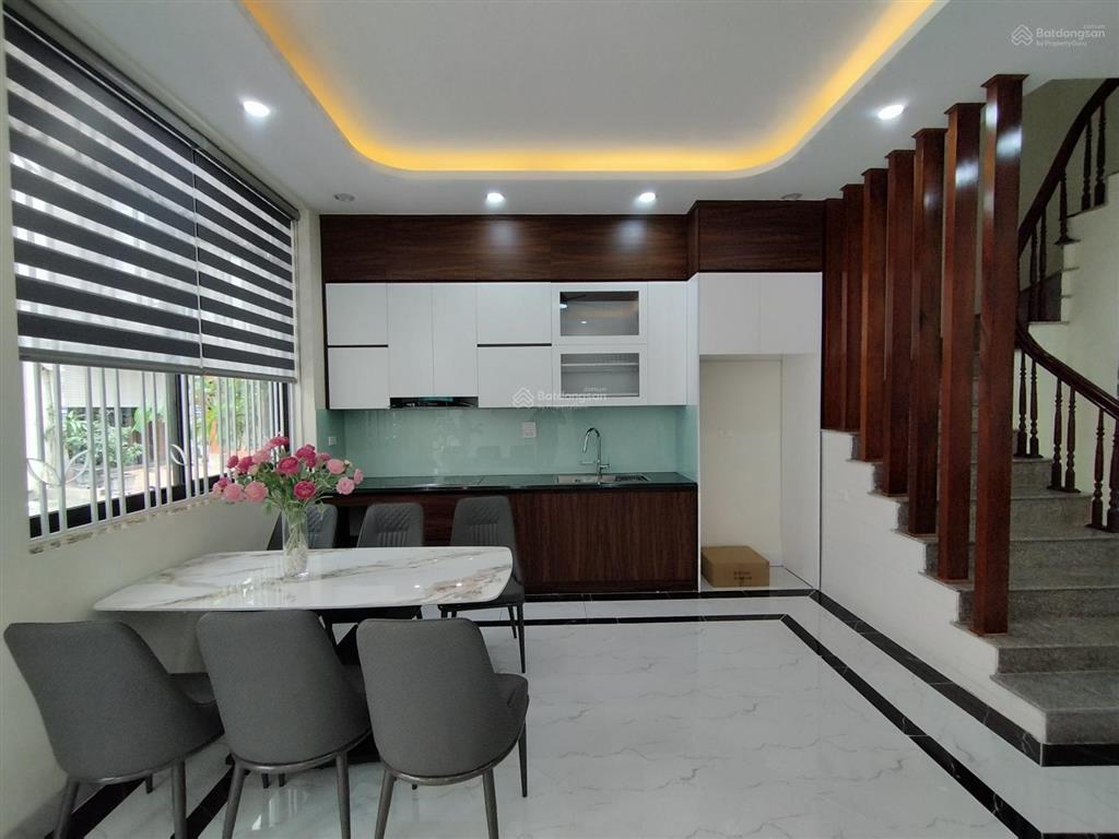 Bán nhà riêng 50m2, 12.5tỷ tại phan đình giót, thang máy  ô tô vào nhà