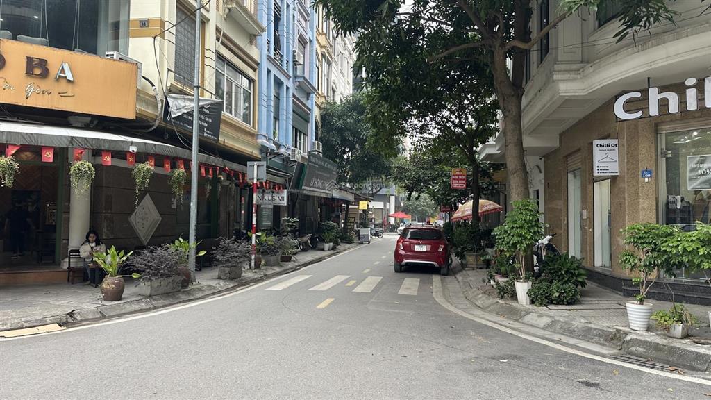 Bán nhà 5 tầng trung tâm đông anh vỉa hè, ô tô tránh kinh doanh bất chấp ngày đêm, nhỉnh 18 tỷ