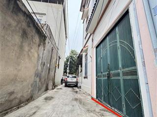 Bán gấp nhà 3 tầng đẹp, ô tô vào nhà, trung tâm quang minh, mê linh