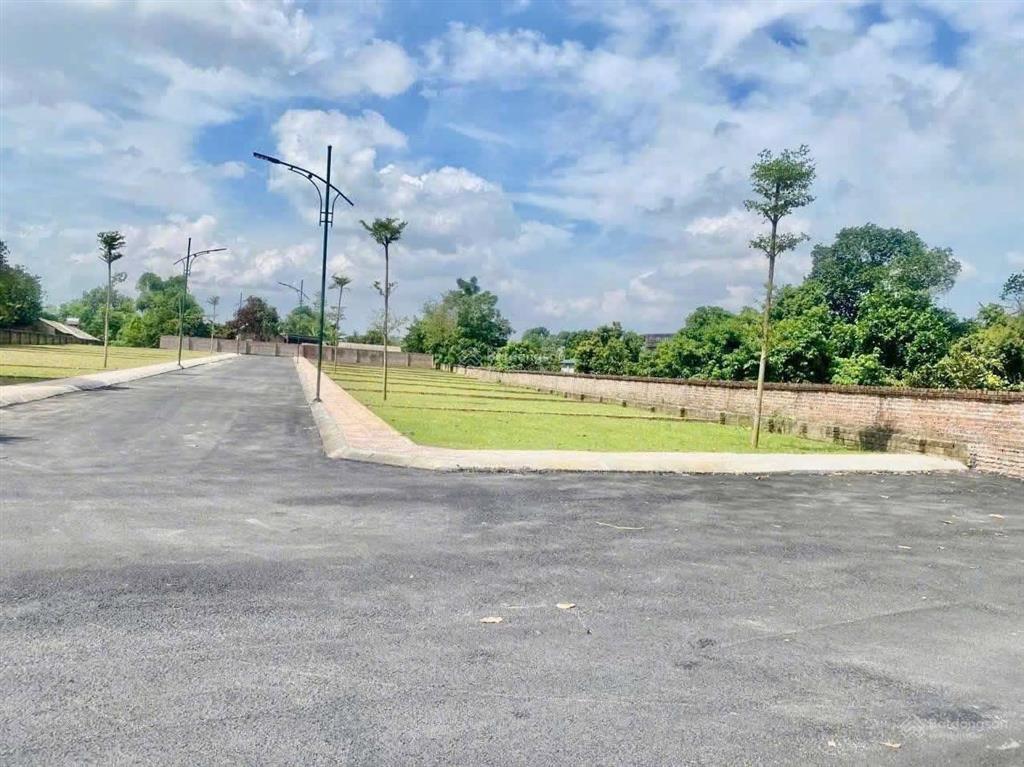 Vợ chồng em cần bán 103m phường tùng thiện sát vành đai 5 full thổ gần trường việt hùng  chợ