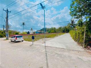 Cần tiền bán gấp mảnh đất full thổ cư đường trung đoàn, cửa dương  phú quốc, cách bãi thơm 200m