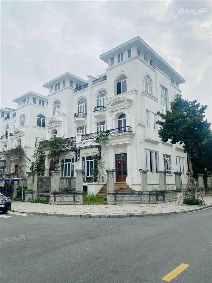 Chỉ từ 50 tỷ sở hữu căn bt 200m2 x 4 tầng 1 hầm! có hồ cá koi công viên quanh nhà, sát lê quang đạo