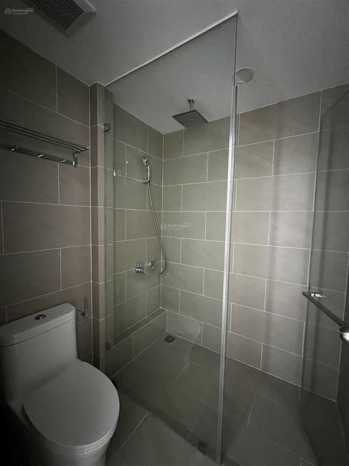 Còn căn duy nhất 2pn 1wc ntcb river panorama giá chỉ 10tr/tháng.  0981 795 ***