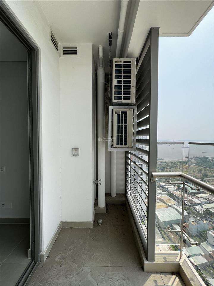 Còn căn duy nhất 2pn 1wc ntcb river panorama giá chỉ 10tr/tháng.  0981 795 ***