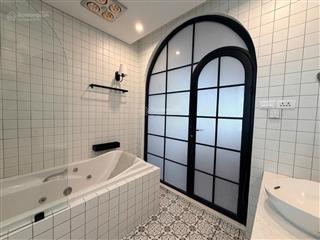 Bán nhà âu cơ  tây hồ  hàng xóm lotte mall. nhà 60m2 mt 5m  oto đỗ cửa ví trí đẹp kinh doanh