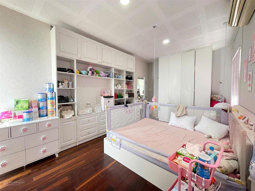 Siêu phẩm 2 phòng ngủ lầu cao ban công full nội thất rộng 95m2 ngay chợ bà chiểu