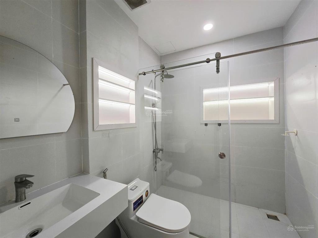 Cho thuê 2 phòng ngủ mới 100% full nội thất ngay nguyễn hữu cảnh gần chân cầu thủ thiêm