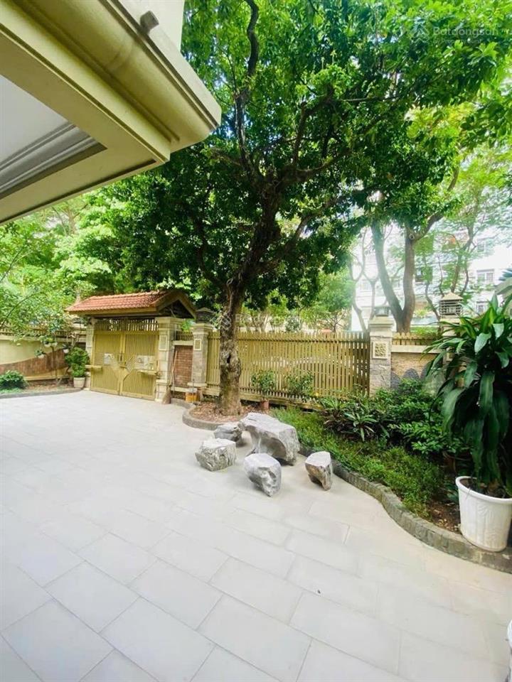 Biệt thự tây nam linh đàm vị trí đắc địa sân vườn đẳng cấp. nội thất nhập khẩu ở cực sướng