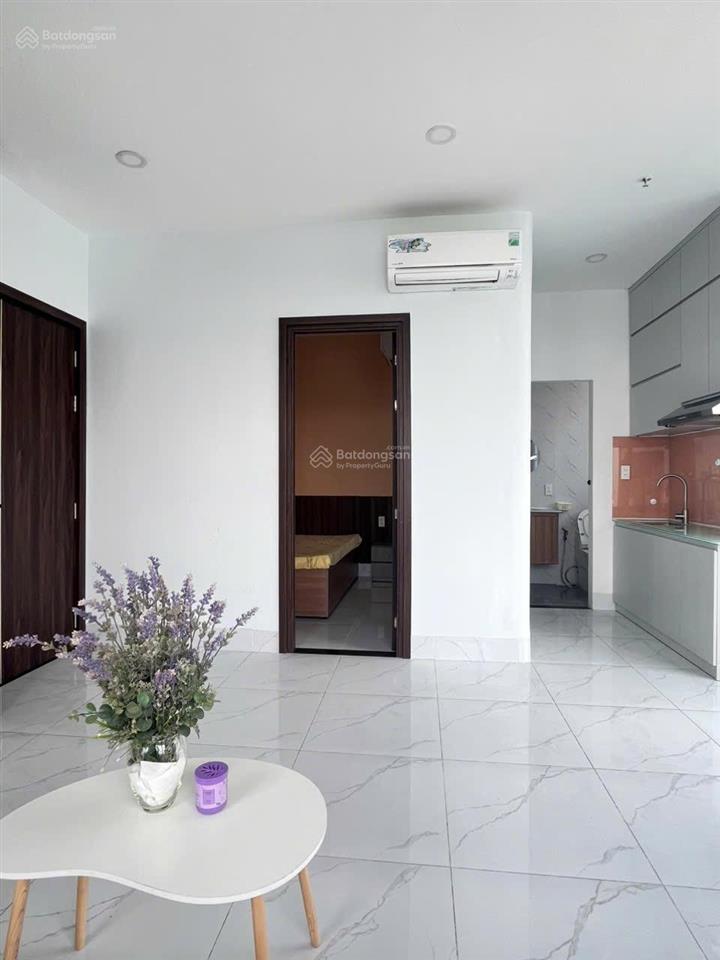 Trống lại căn hộ 1 phòng ngủ, cửa sổ lớn đón nắng  full nội thất hiện đại, thang máy, hầm xe