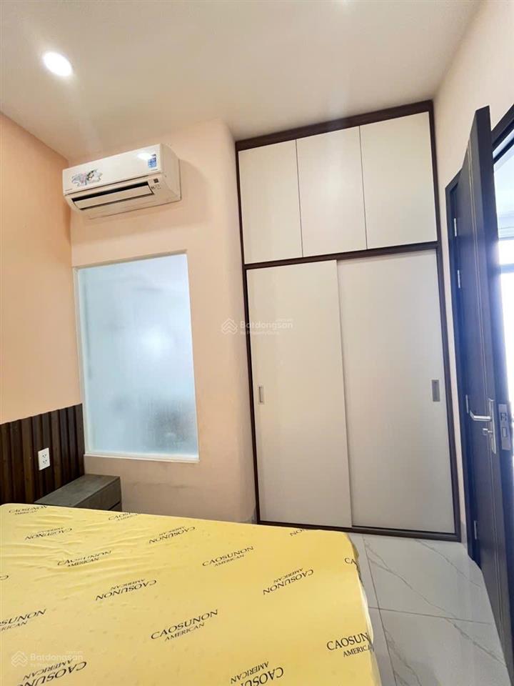 Trống lại căn hộ 1 phòng ngủ, cửa sổ lớn đón nắng  full nội thất hiện đại, thang máy, hầm xe