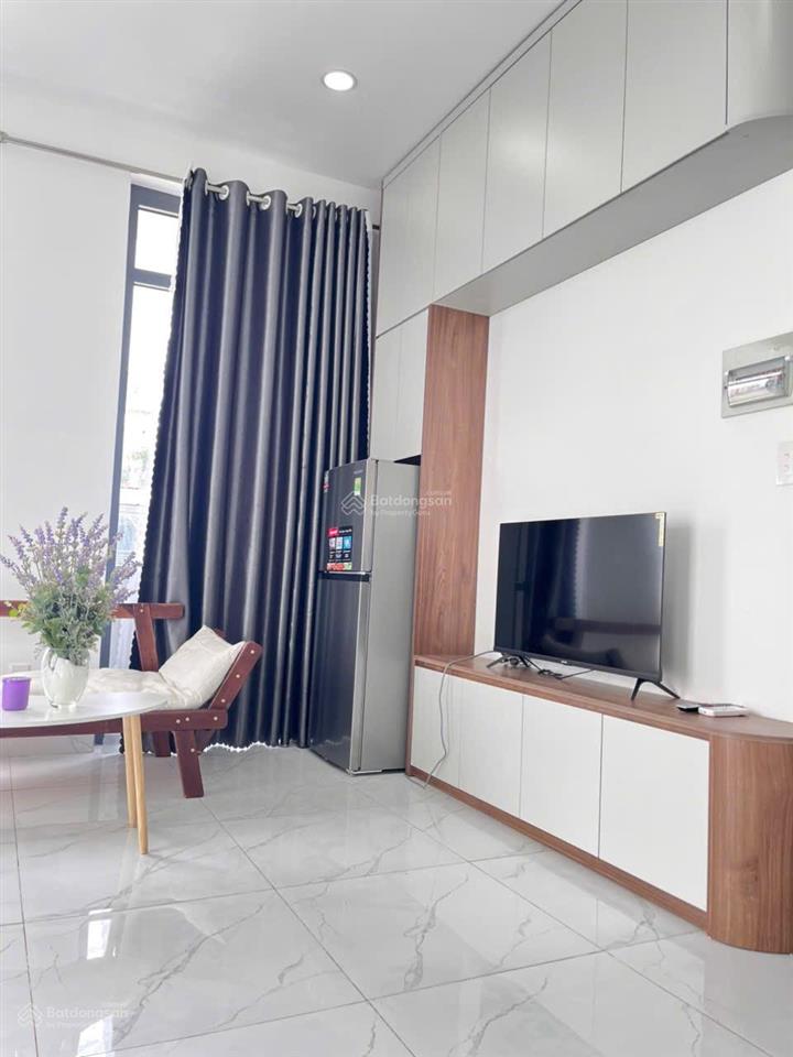 Trống lại căn hộ 1 phòng ngủ, cửa sổ lớn đón nắng  full nội thất hiện đại, thang máy, hầm xe