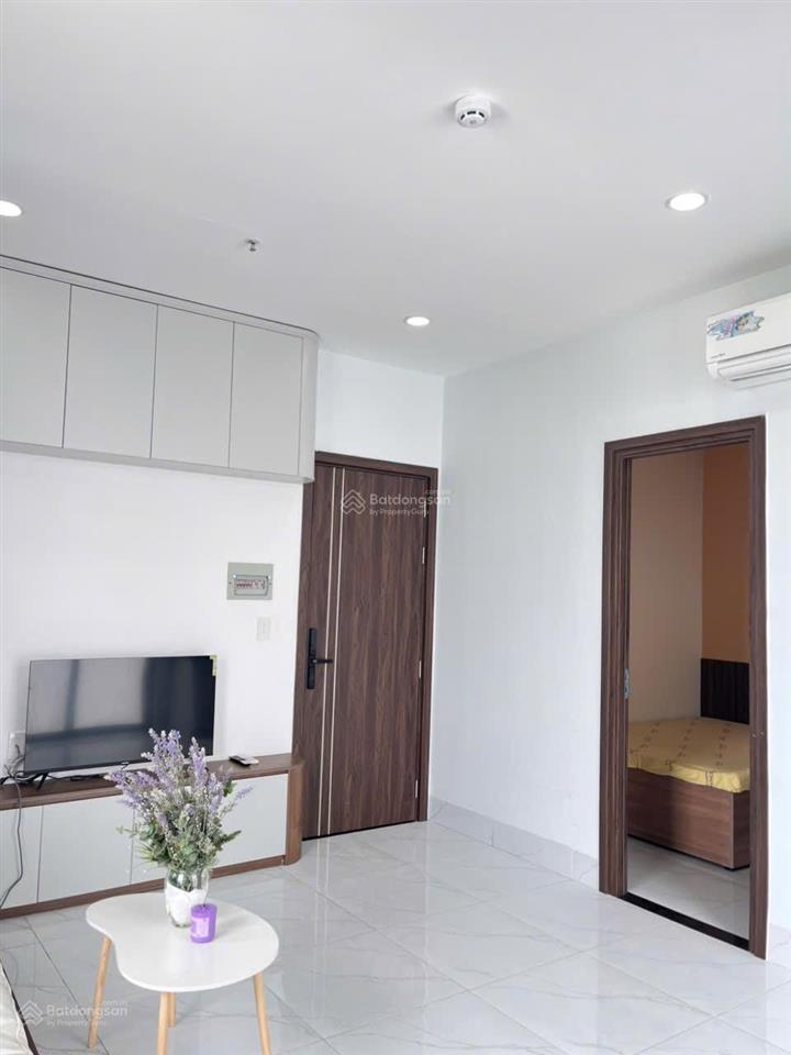 Trống lại căn hộ 1 phòng ngủ, cửa sổ lớn đón nắng  full nội thất hiện đại, thang máy, hầm xe