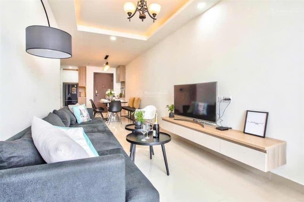 Chính chủ cần bán gấp ! the tresor 3pn  2wc  115m2 giá chỉ 1x tỷ tầng cao view bitexco 0931 337 ***