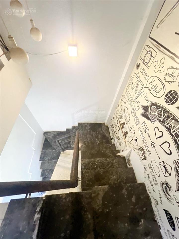 Chỉ 5.9tyhẻm nhựa 6m  cách 10m ra mặt tiền hoàng văn thụvòng xoay lăng cha cả, 35m2vừa ở vừa kd