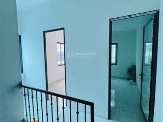 30m ra đường ô tô, giữa khu dân cư tập trung đông đúc, sẵn nhà 2 tầng kiên cố