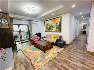 Bán căn hộ 120m goldsilk complex
3pn 3 ban công full nội thất có slot ô tô,  em 0985 655 ***