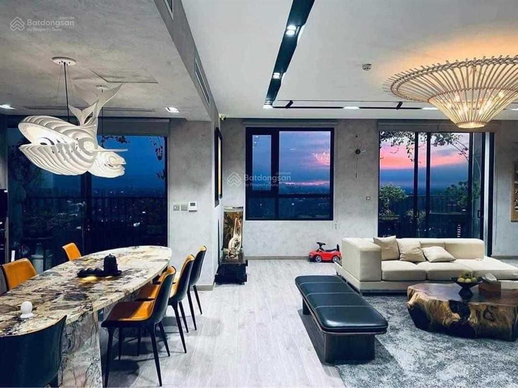 Chính chủ bán gấp căn hộ chung cư cao cấp tòa starlake tây hồ dt 115m2 giá tốt