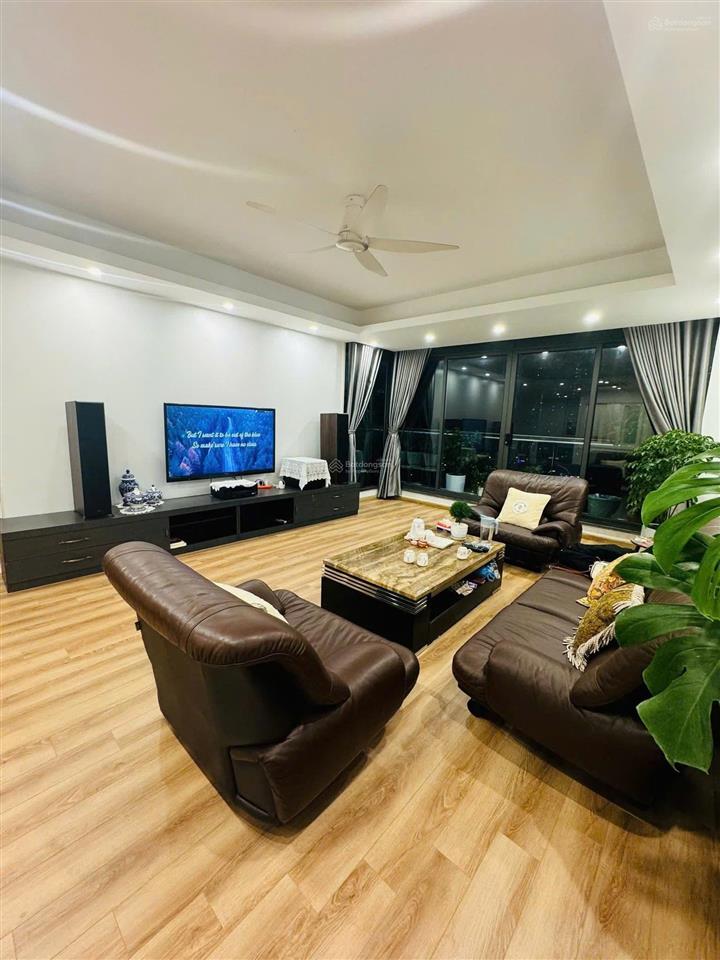 Cần bán gấp căn hộ 130m2 3 ngủ cc tsq euroland mỗ lao. full nt. giá 8 tỷ. 0961 270 ***