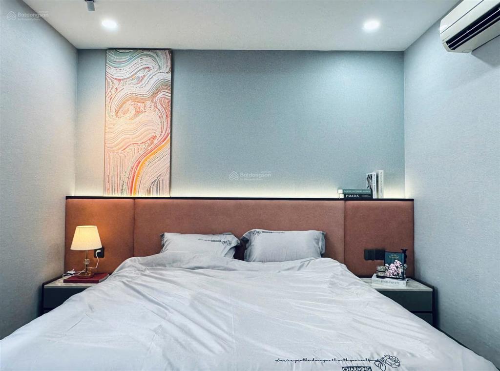 Chính chủ gửi bán chcc 130m2  3n2w the light, tố hữu. full nội thất. giá 9,9 tỷ.  0961 270 ***