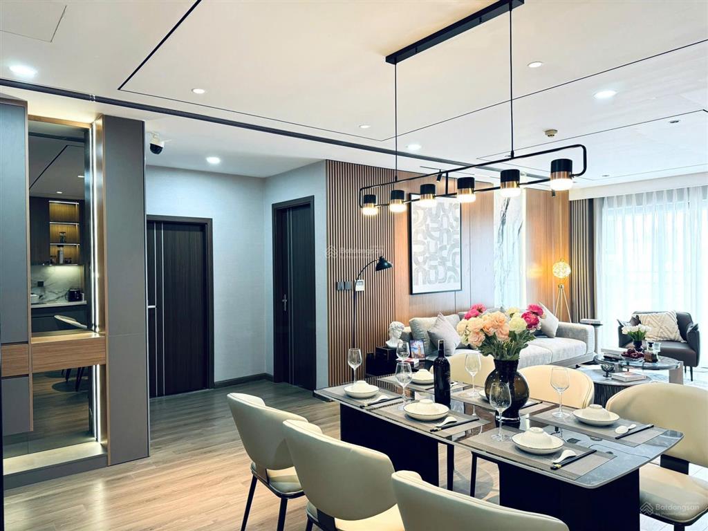Chính chủ gửi bán chcc 130m2  3n2w the light, tố hữu. full nội thất. giá 9,9 tỷ.  0961 270 ***