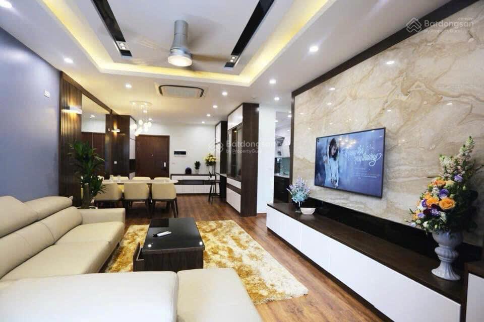 Chính chủ gửi bán căn hộ 94m2  3 phòng ngủ cc goldsilk complex. giá 7,7 tỷ.  0961 270 ***