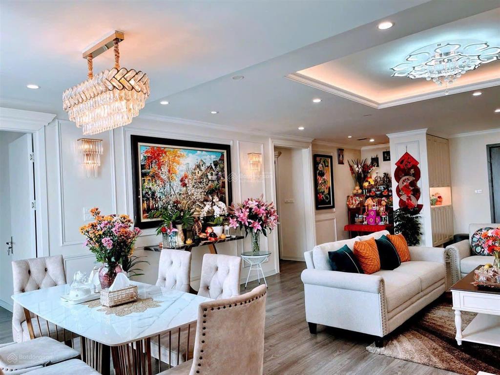 Bán căn góc 123m2 4pn3wc vinhomes west point tầng trung, full nội thất cao cấp, đct 32tr/tháng.