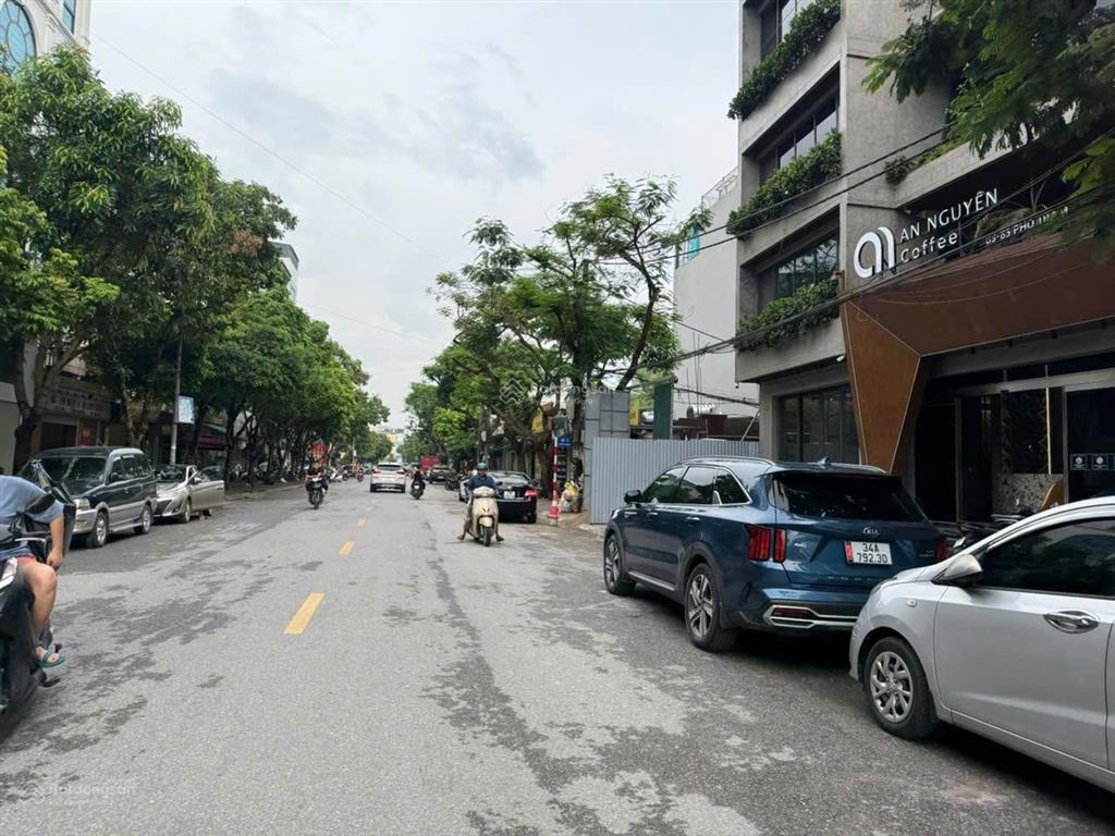Cần bán nhà mặt phố trạm long biên hà nội