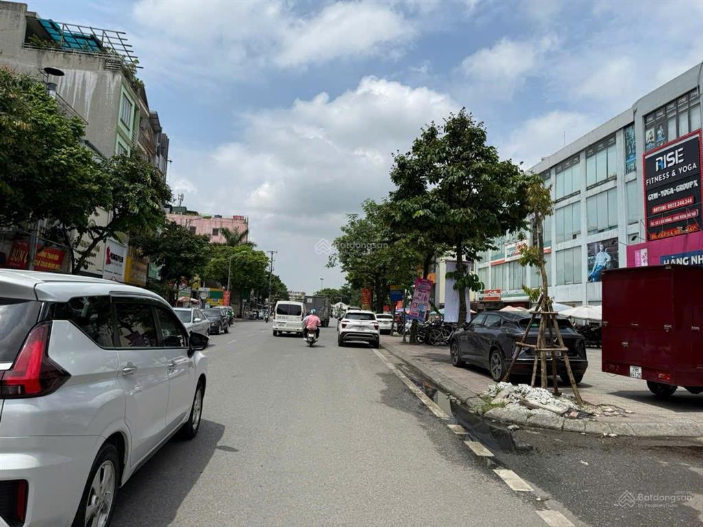 Cần bán nhà mặt phố sài đồng long biên hà nội