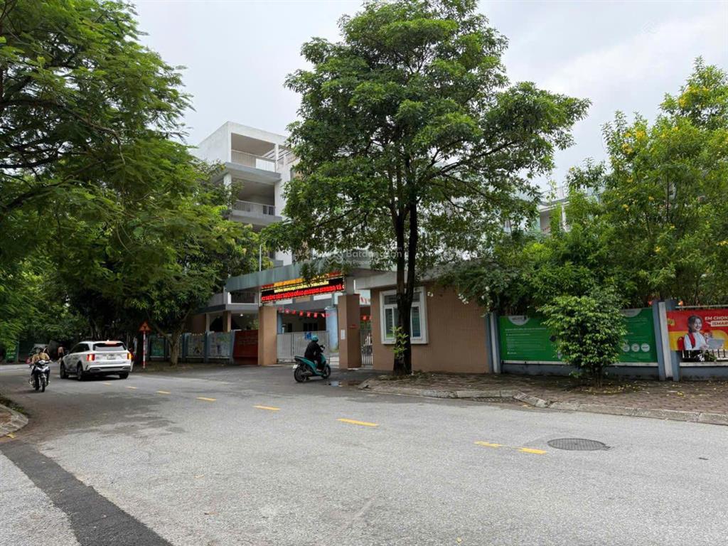 Cần bán biệt thự sài đồng long biên hà nội.