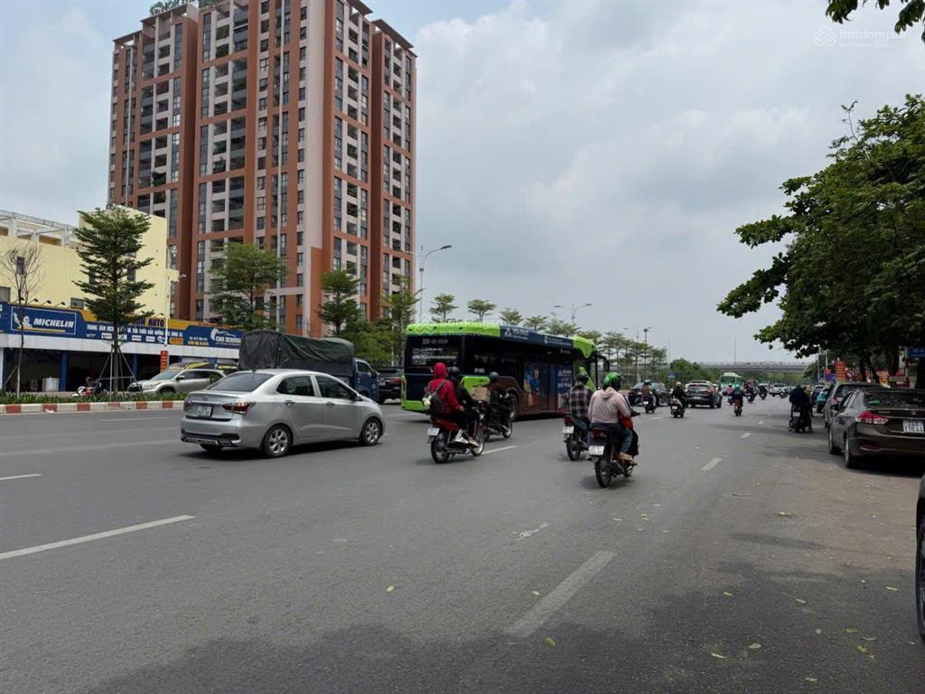 Cần bán nhà phúc lợi long biên hà nội.