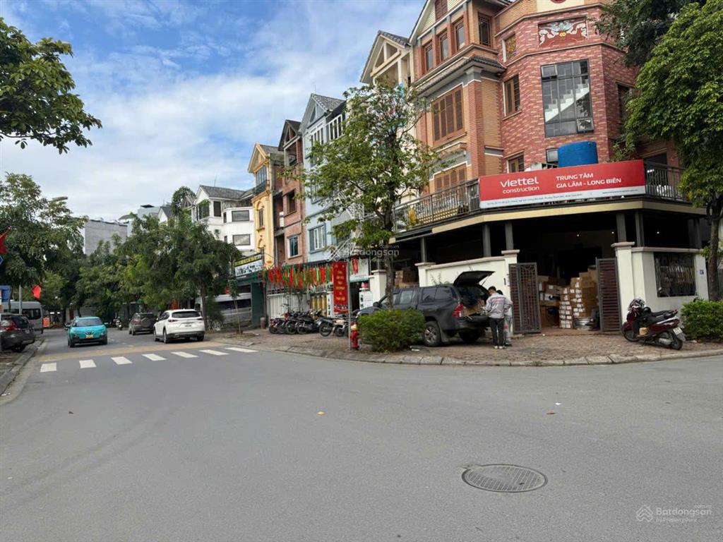 Cần bán nhà liền kề thạch bàn long biên hà nội