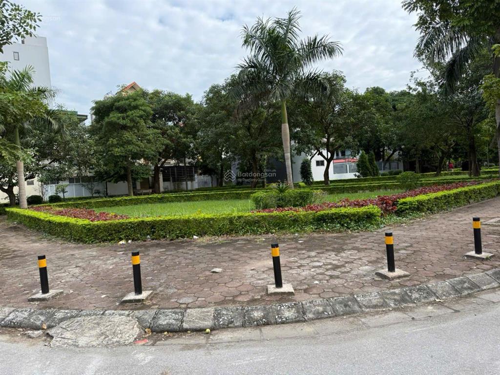 Cần bán biệt thự liền kề thạch bàn long biên hà nội.