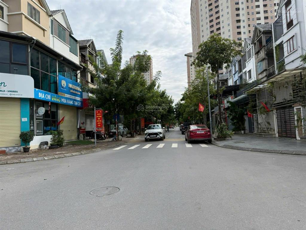 Cần bán biệt thự liền kề thạch bàn long biên hà nội.