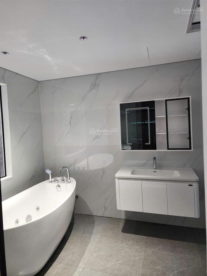 Cần bán nhà phúc đồng long biên hà nội.