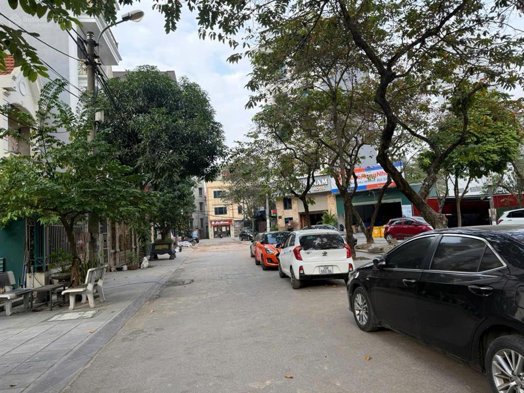 Cần bán nhà thạch bàn long biên hà nội  view vườn hoa công viên