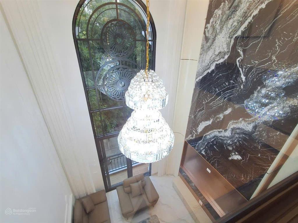 Cần bán nhà giang biên long biên hà nội.