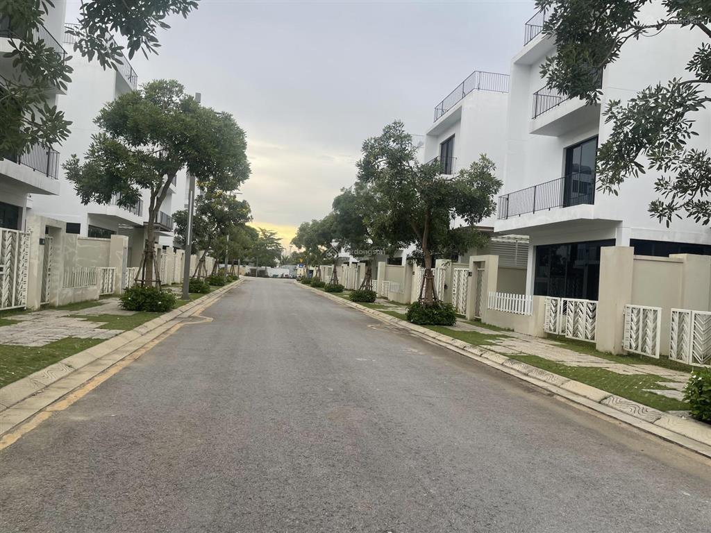 Shophouse căn góc, sát biển sầm sơn. 4, 5 tầng. giá hơn 6 tỷ siêu hấp dẫn. 0966 343 ***