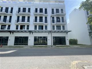 Căn góc, shophouse mặt biển vlasta sầm sơn. xây 4 tầng. sổ lâu dài. ck 10%