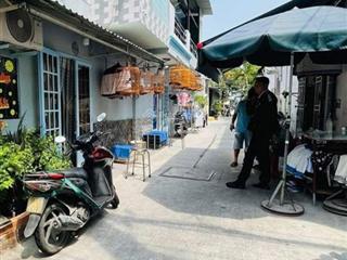 Quận 8  mặt tiền chợ  lô góc  diện tích 120m2