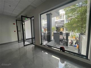 Nhà phố nguyên căn mới xây nhà tk văn phòng, có thang máy, mới 100% giá 55tr/th  0931 353 ***