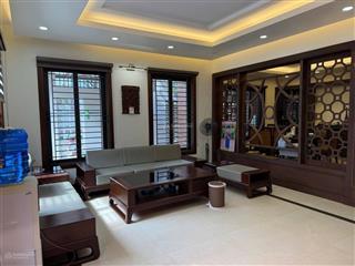 Vip. biệt thự kđt dịch vọng  cầu giấy. dt 190m2 rộng 14m đường vỉa hè ô tô tránh trung tâm 98 tỷ
