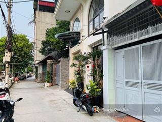 Bán nhà mặt hồ bồ đề 64m 17.5 tỷ 5 tầng 2 mặt thoáng kinh doanh hiếm